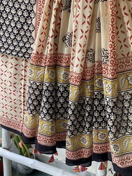 BLACK-BEIGE HAND BLOCK PRINT MUL COTTON DUPATTA SET