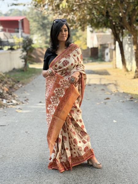 OFF WHITE-RED BLOCK PRINT TUSSAR SILK SARI