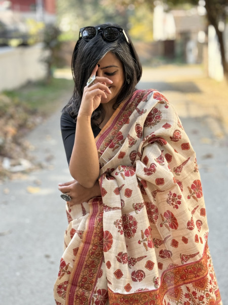 OFF WHITE-RED BLOCK PRINT TUSSAR SILK SARI