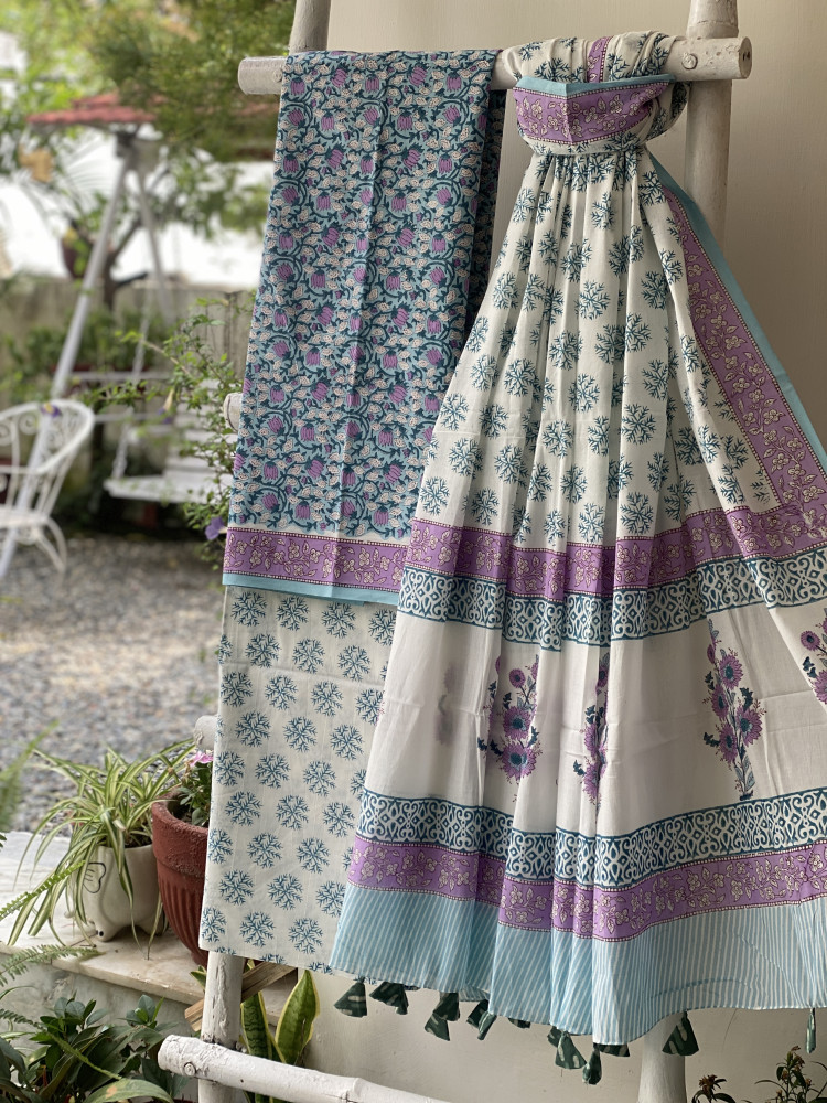 Image of SKY BLUE &amp; OFF WHITE HAND BLOCK PRINT MUL COTTON DUPATTA SET