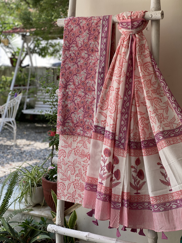 Image of PEACH-PINK &amp; OFF WHITE HAND BLOCK PRINT MUL COTTON DUPATTA SET