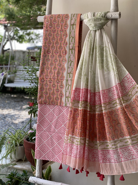 PEACH & OFF WHITE HAND BLOCK PRINT MUL COTTON DUPATTA SET