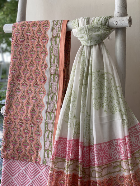PEACH & OFF WHITE HAND BLOCK PRINT MUL COTTON DUPATTA SET