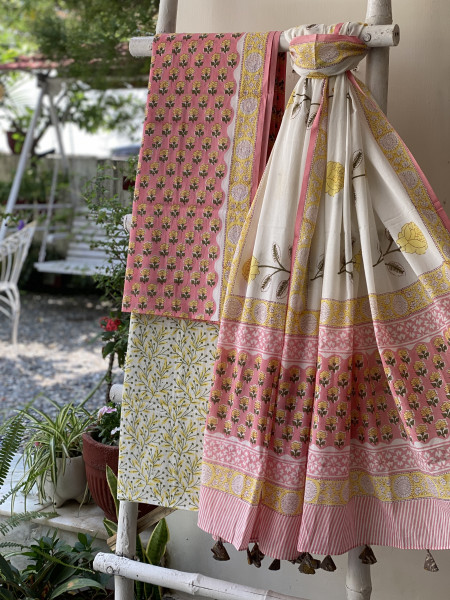 PEACH & OFF WHITE HAND BLOCK PRINT MUL COTTON DUPATTA SET