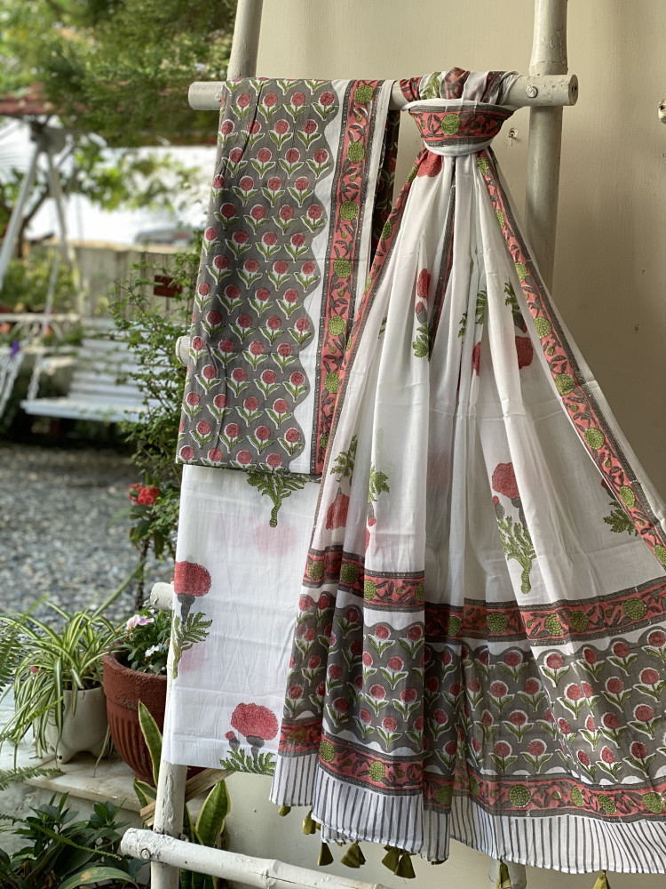 Image of GREY &amp; OFF WHITE HAND BLOCK PRINT MUL COTTON DUPATTA SET
