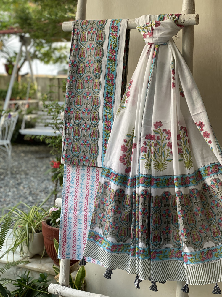 Image of GREY &amp; OFF WHITE HAND BLOCK PRINT MUL COTTON DUPATTA SET