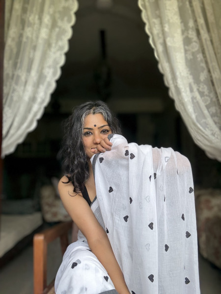 OFF WHITE COTTON MULMUL EMBROIDERED SARI