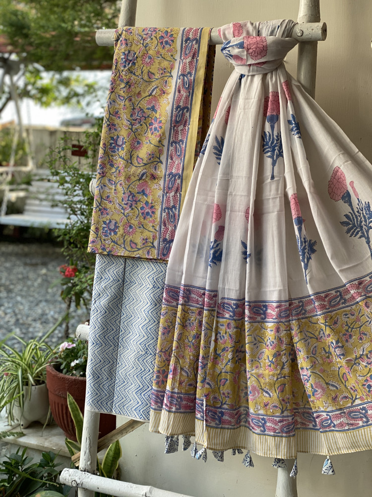 Image of YELLOW &amp; OFF WHITE HAND BLOCK PRINT MUL COTTON DUPATTA SET