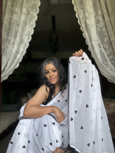 OFF WHITE COTTON MULMUL EMBROIDERED SARI