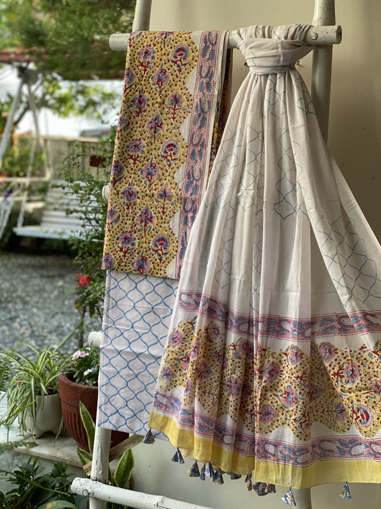 Image of YELLOW &amp; OFF WHITE HAND BLOCK PRINT MUL COTTON DUPATTA SET