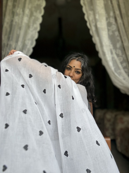 OFF WHITE COTTON MULMUL EMBROIDERED SARI