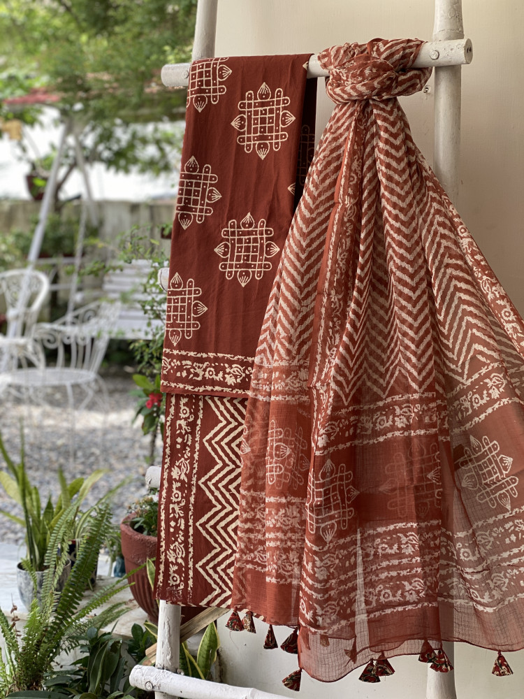 Image of RUST-MAROON COTTON HANDBLOCK PRINT KOTA DUPATTA SET