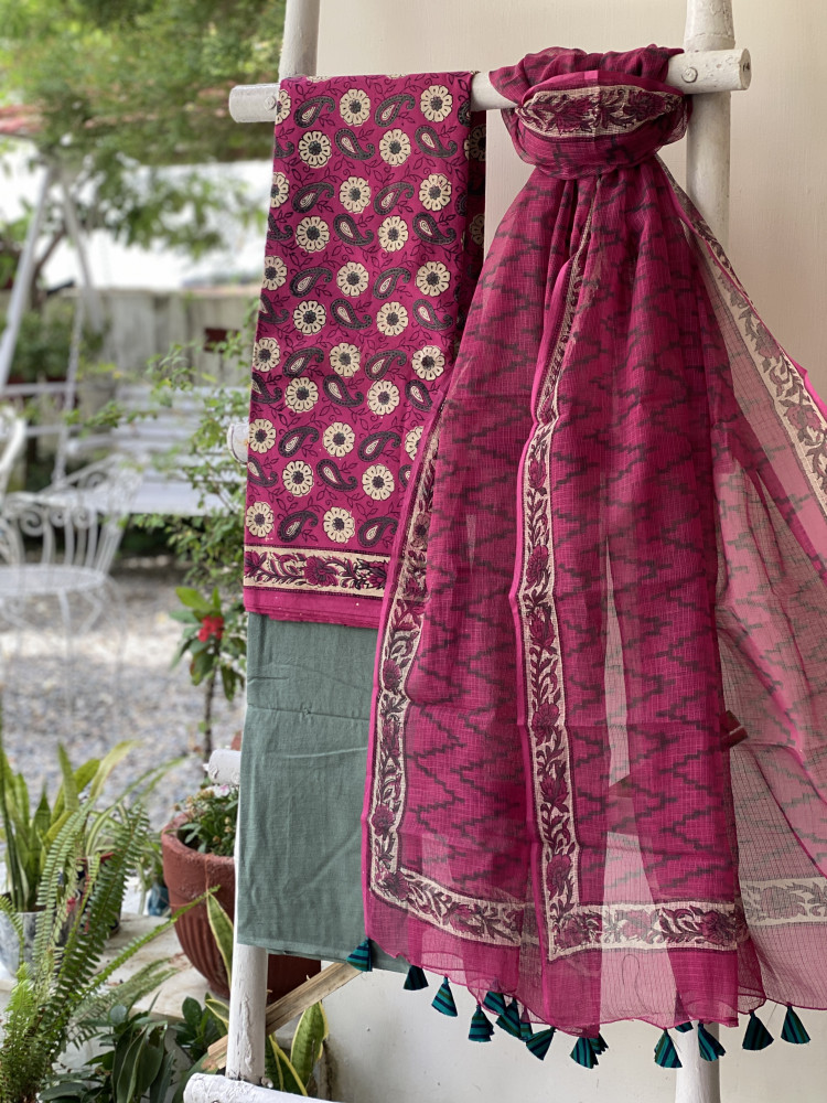 Image of MAGENTA-GREY COTTON HANDBLOCK PRINT KOTA DUPATTA SET