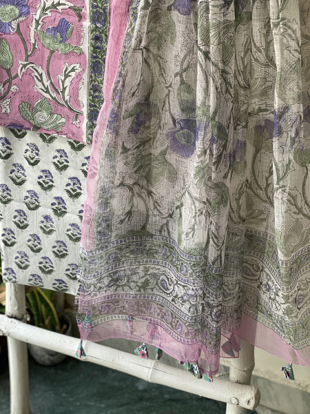 PINK -OFF WHITE COTTON HANDBLOCK PRINT KOTA DUPATTA SET