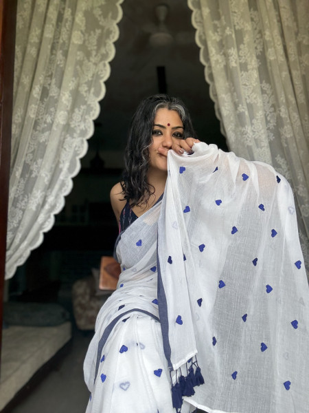 OFF WHITE COTTON MULMUL EMBROIDERED SARI