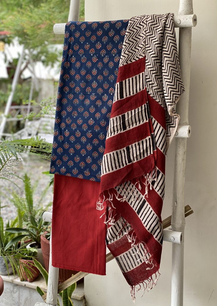Image of INDIGO &amp; BEIGE BLOCK PRINT LINEN DUPATTA SUIT SET