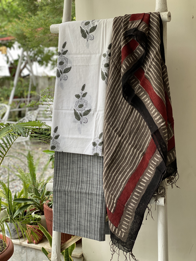 Image of OFF WHITE &amp; GREY BLOCK PRINT LINEN DUPATTA SUIT SET