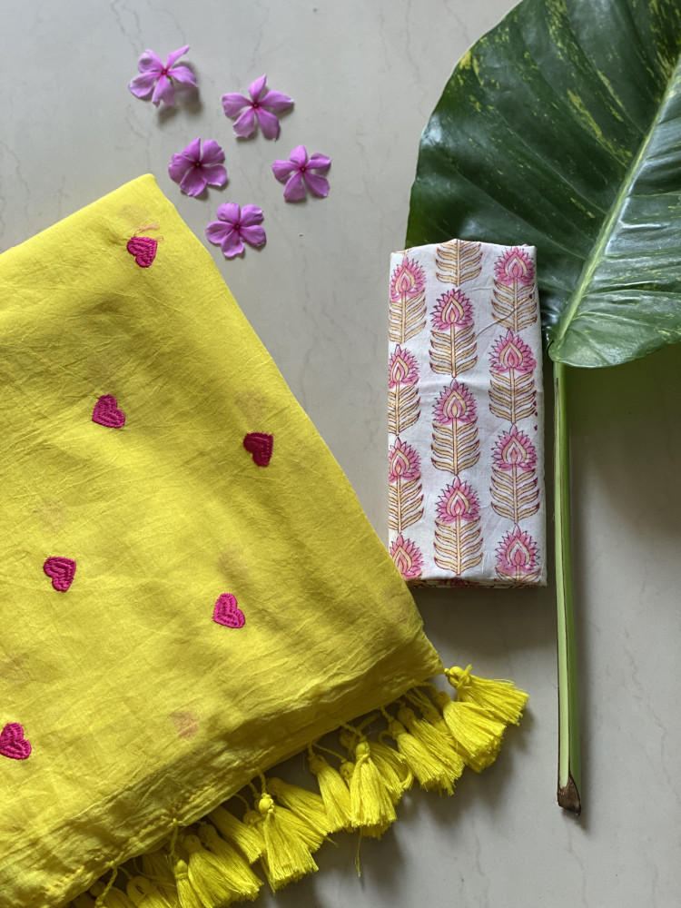 Image of YELLOW COTTON MULMUL EMBROIDERED SARI