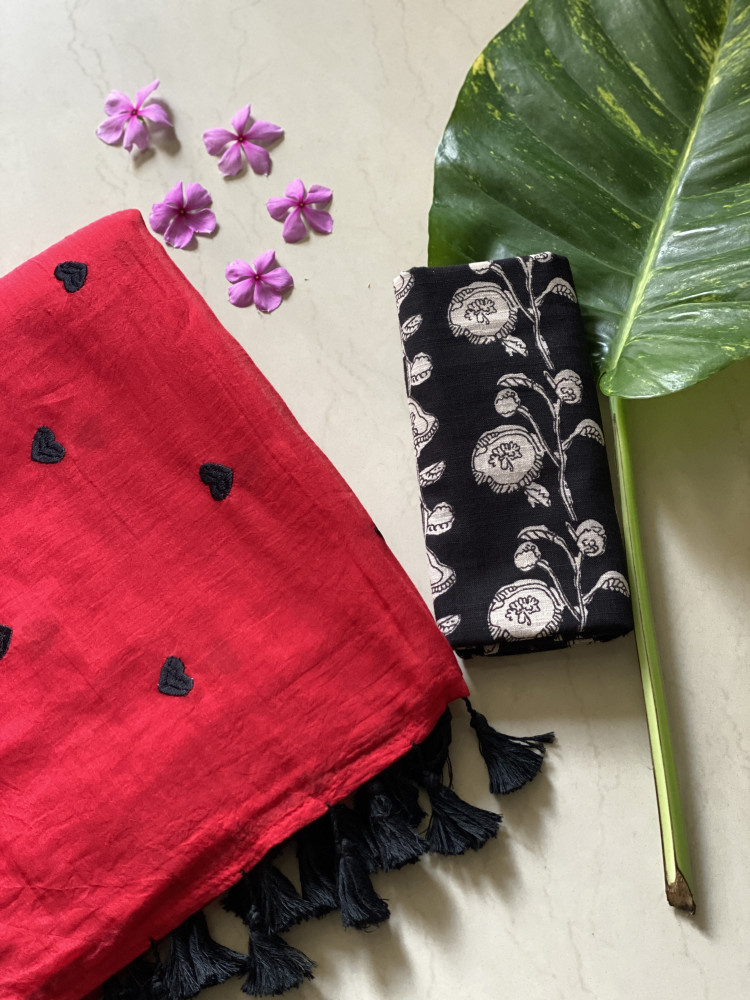 Image of RED COTTON MULMUL EMBROIDERED SARI