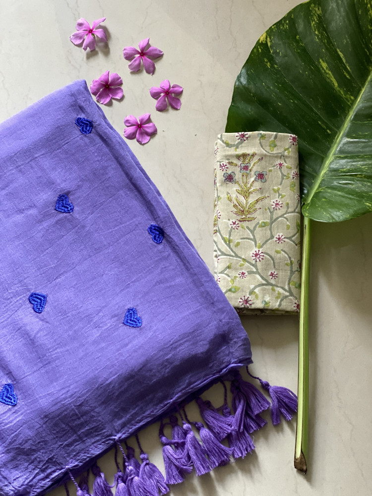 Image of LILAC COTTON MULMUL EMBROIDERED SARI