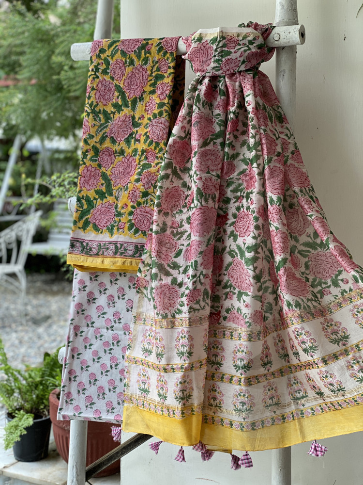 Image of YELLOW-OFF WHITE HAND BLOCK PRINT CHANDERI SILK &amp; COTTON DUPATTA SET