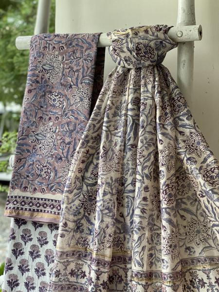 MAUVE-OFF WHITE HAND BLOCK PRINT CHANDERI SILK & COTTON DUPATTA SET