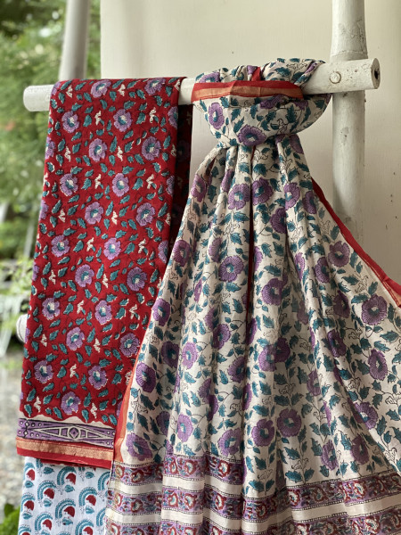 RED-OFF WHITE HAND BLOCK PRINT CHANDERI SILK & COTTON DUPATTA SET