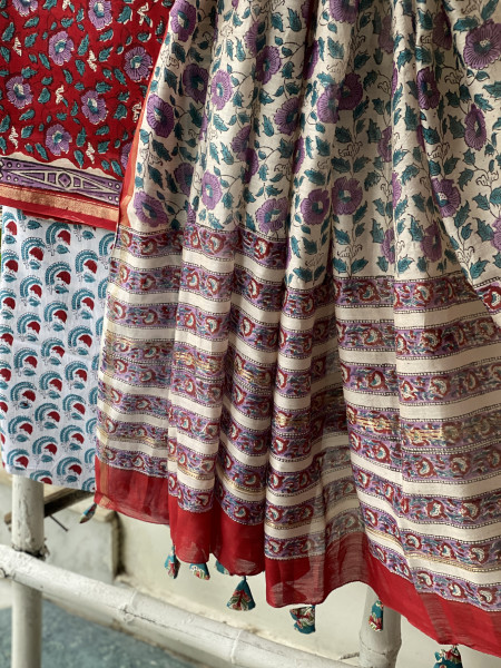 RED-OFF WHITE HAND BLOCK PRINT CHANDERI SILK & COTTON DUPATTA SET