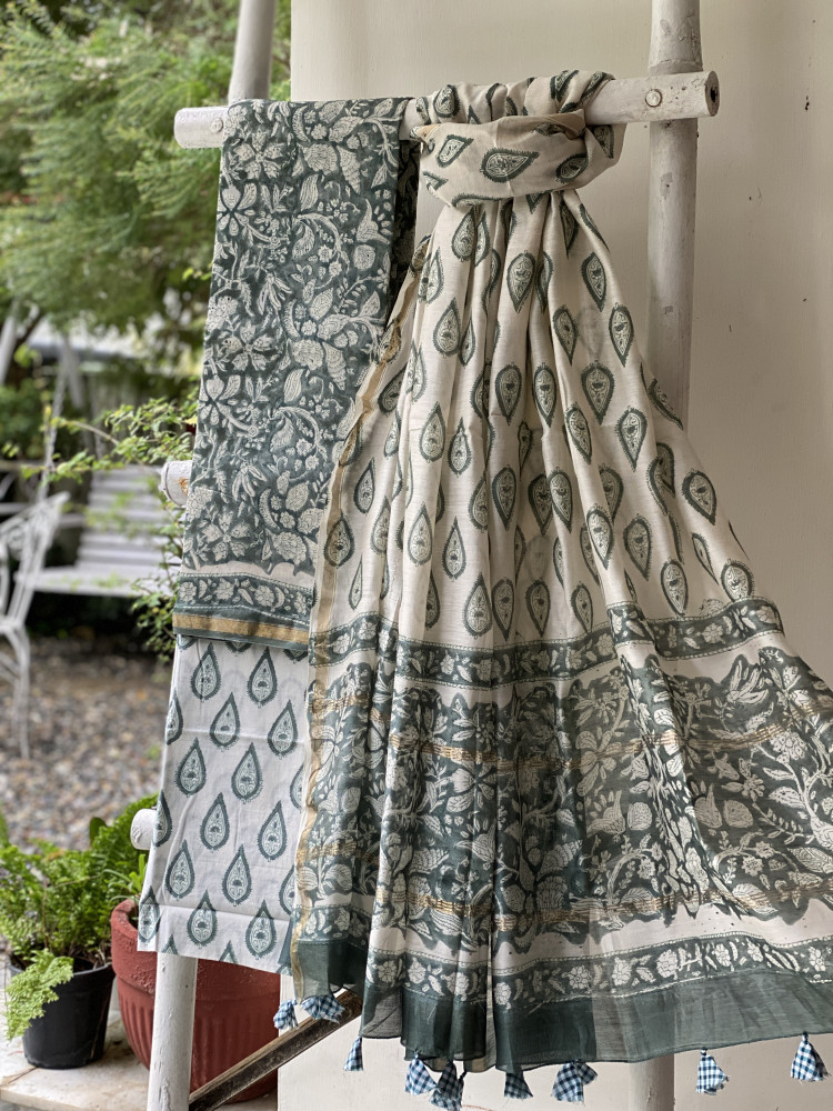 Image of GREEN-OFF WHITE HAND BLOCK PRINT CHANDERI SILK &amp; COTTON DUPATTA SET