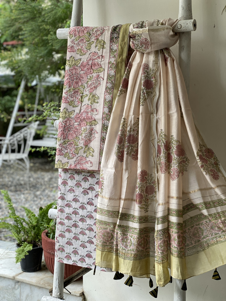 Image of OFF WHITE HAND BLOCK PRINT CHANDERI SILK &amp; COTTON DUPATTA SET