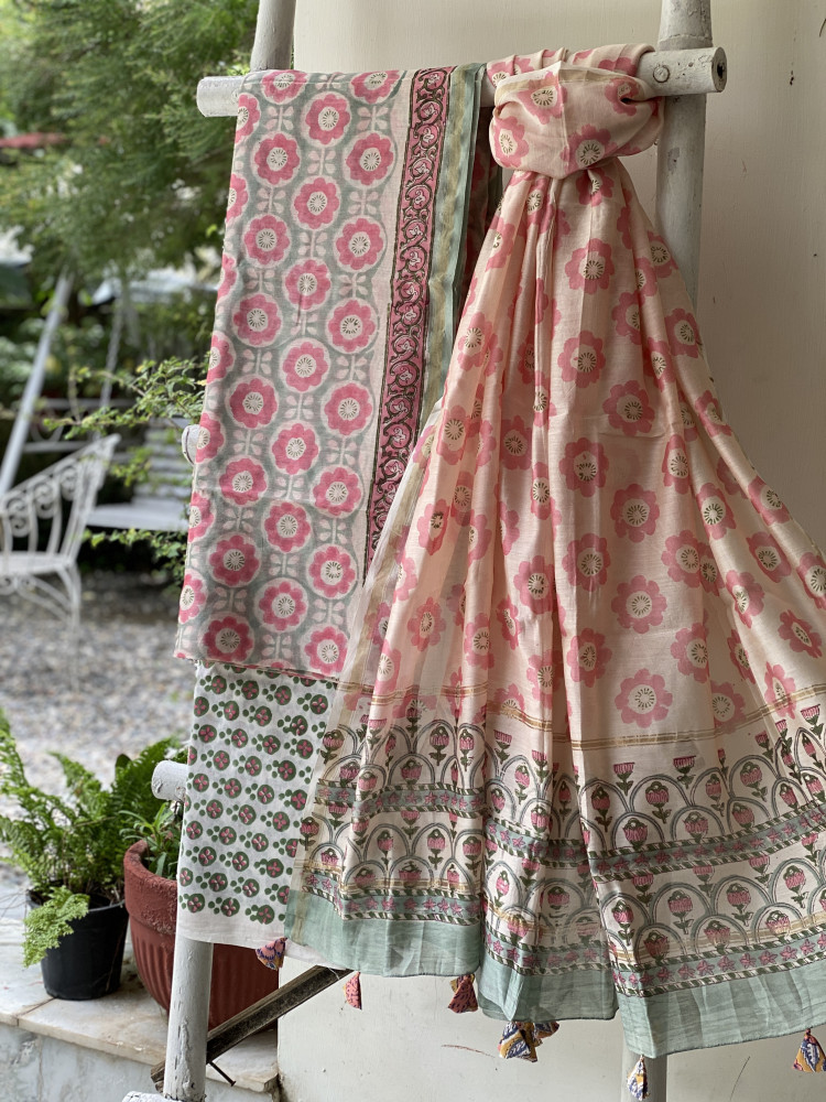 Image of SEA GREEN-OFF WHITE HAND BLOCK PRINT CHANDERI SILK &amp; COTTON DUPATTA SET
