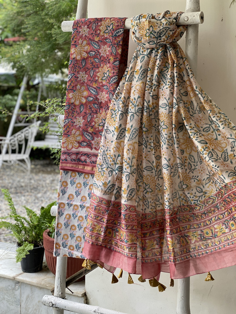 Image of SALMON-OFF WHITE HAND BLOCK PRINT CHANDERI SILK &amp; COTTON DUPATTA SET