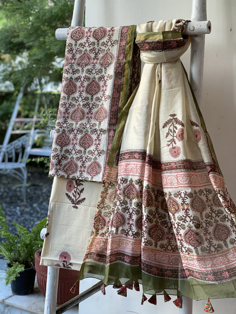 Image of IVORY BLOCK PRINT CHANDERI SILK &amp; COTTON DUPATTA SET
