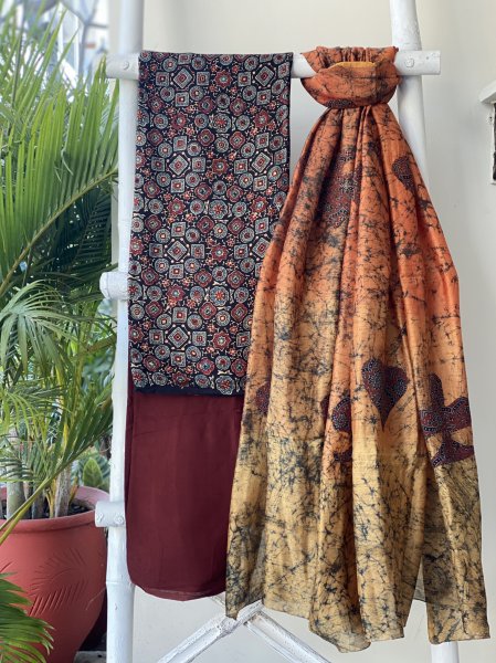 BLACK-RUST BATIK PATCHWORK CHANDERI SILK dupatta Set