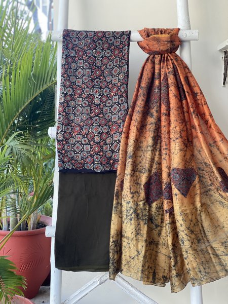 BLACK-MOSS GREEN BATIK PATCHWORK CHANDERI SILK dupatta Set