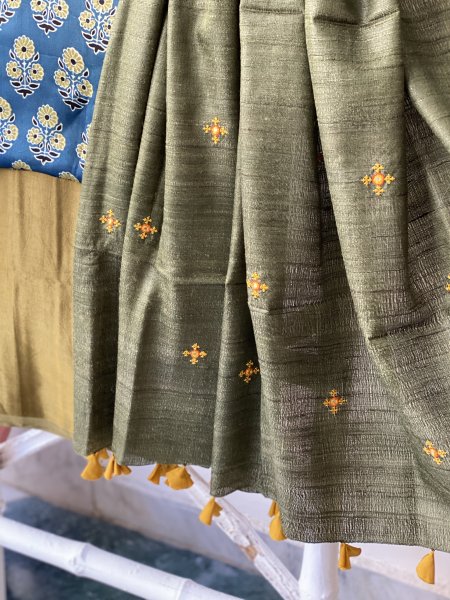 INDIGO-MEHNDI GREEN KATHIYA WOVEN SILK EMBROIDERED dupatta Set