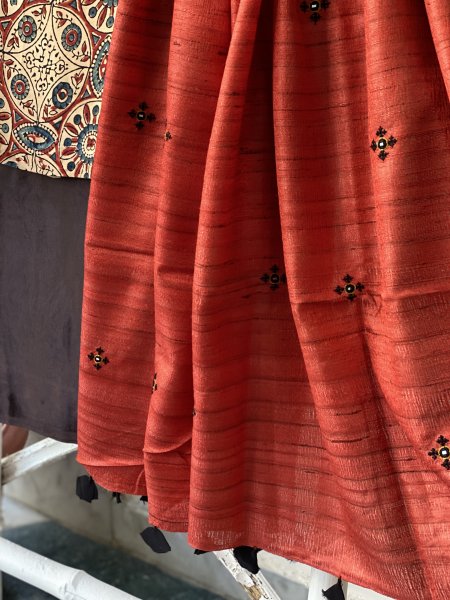 BEIGE-RUST KATHIYA WOVEN SILK EMBROIDERED dupatta Set