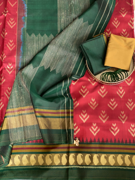 RED AND BOTTLE-GREEN SINGLE IKKAT PATOLA HAND WOVEN SILK SARI