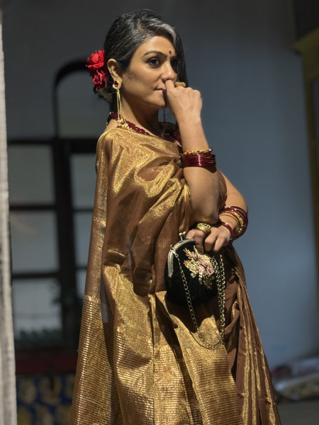 'DEVYANI' BRONZE ZARI WOVEN MAHESHWARI SILK  SARI