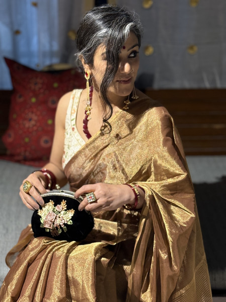 'DEVYANI' BRONZE ZARI WOVEN MAHESHWARI SILK  SARI