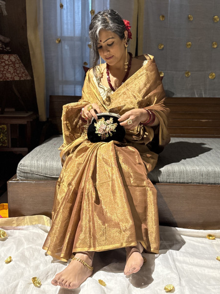 'DEVYANI' BRONZE ZARI WOVEN MAHESHWARI SILK  SARI
