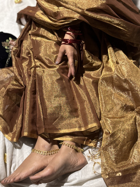 'DEVYANI' BRONZE ZARI WOVEN MAHESHWARI SILK  SARI