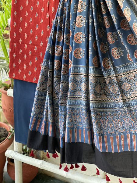 MAROON-INDIGO AJRAKH COTTON BLOCK PRINT DUPATTA SET
