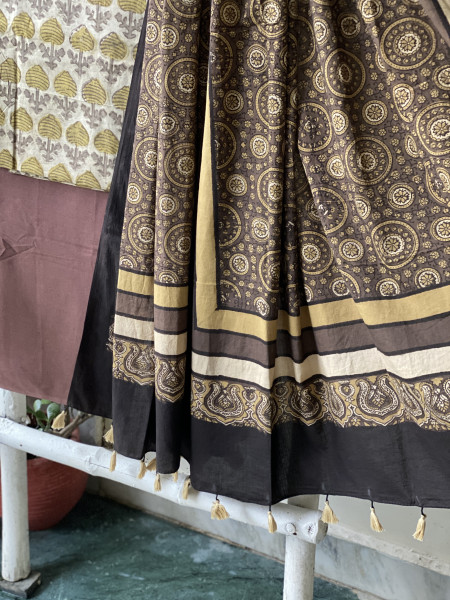 BEIGE-BROWN AJRAKH COTTON BLOCK PRINT DUPATTA SET