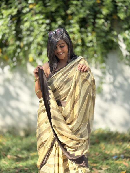 IVORY-GREY MODAL SILK AJRAKH BLOCK PRINT SARI