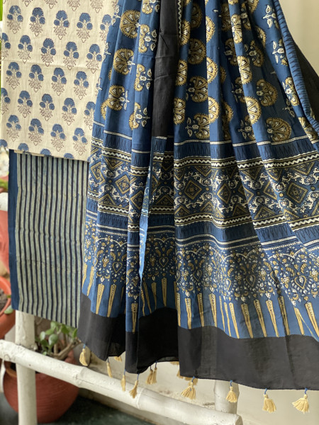 BEIGE-INDIGO AJRAKH COTTON BLOCK PRINT DUPATTA SET