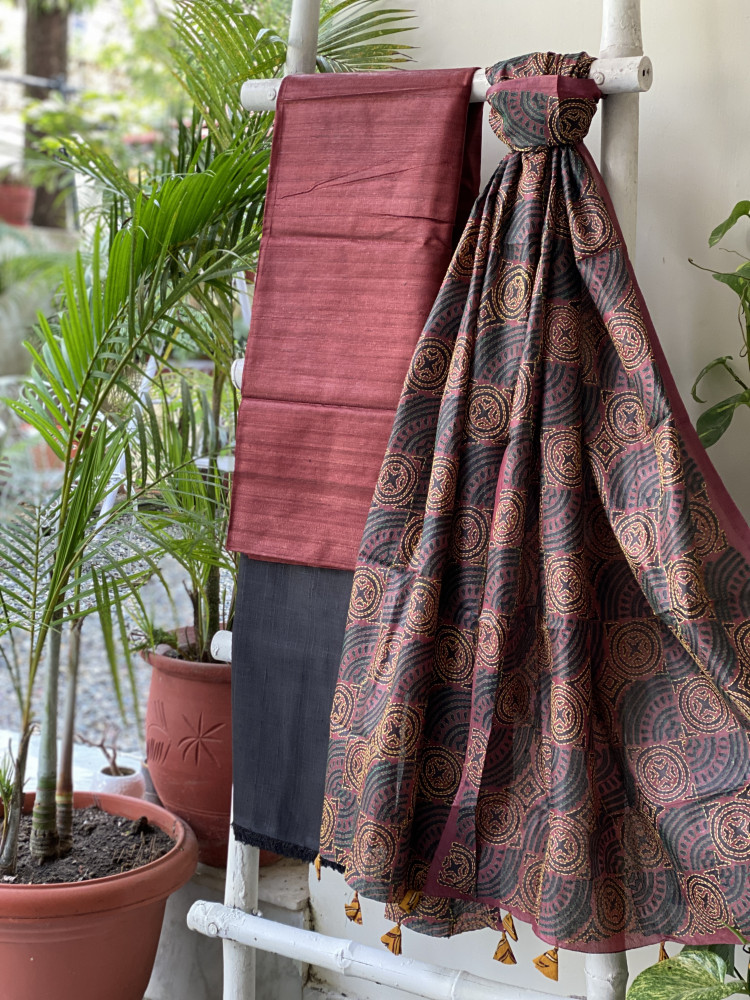 Image of MAROON &amp; BLACK TUSSAR SILK KANTHA EMBROIDERED dupatta  SET