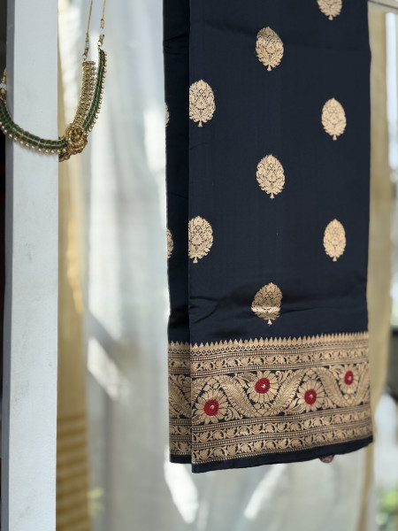 BLACK BANARASI MEENAKARI HAND WOVEN PURE SILK SARI
