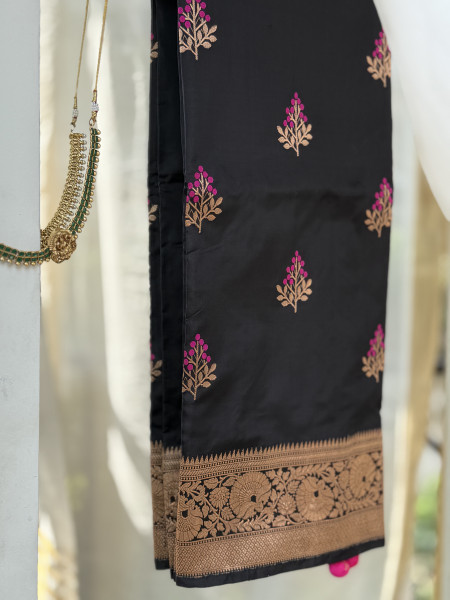BLACK MEENAKARI BANARASI HAND WOVEN PURE SILK SARI