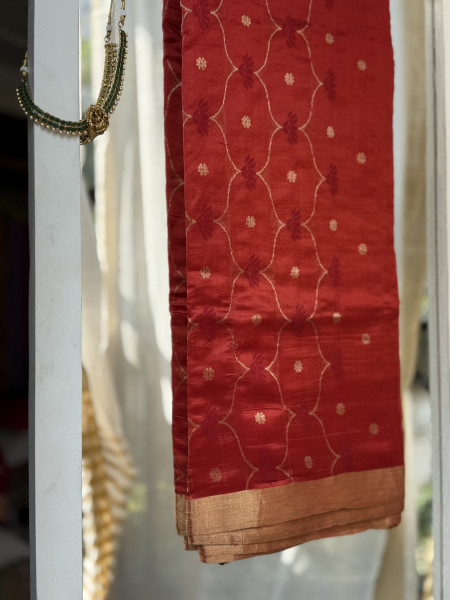 RUST-RED HAND WOVEN PURE SILK SARI